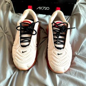 Nike Air Max 720 light soft pink